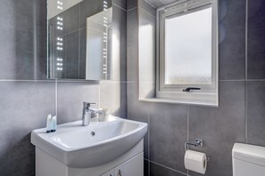 Douche, sèche-cheveux