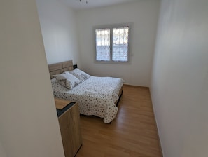 3 bedrooms, iron/ironing board, free WiFi