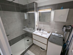 Bruser, Toiletpapir