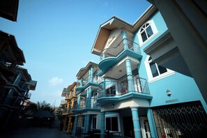 Exterior - De Chateau Paradise  (Accra)