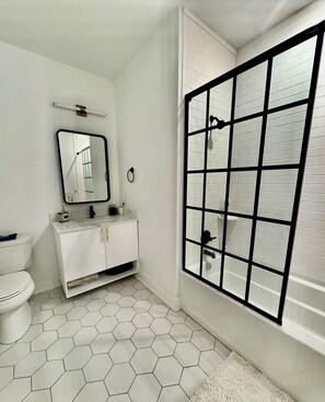 Hårtørrer, håndklæder, Sæbe, Shampoo