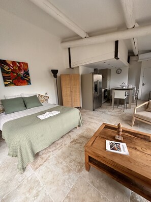 2 bedrooms, iron/ironing board, free WiFi, bed sheets - "Le Gîte D'hamih" Uzès a Pied, Piscine, Jardin, Aire de Jeux Pour Enfants (Uzès)