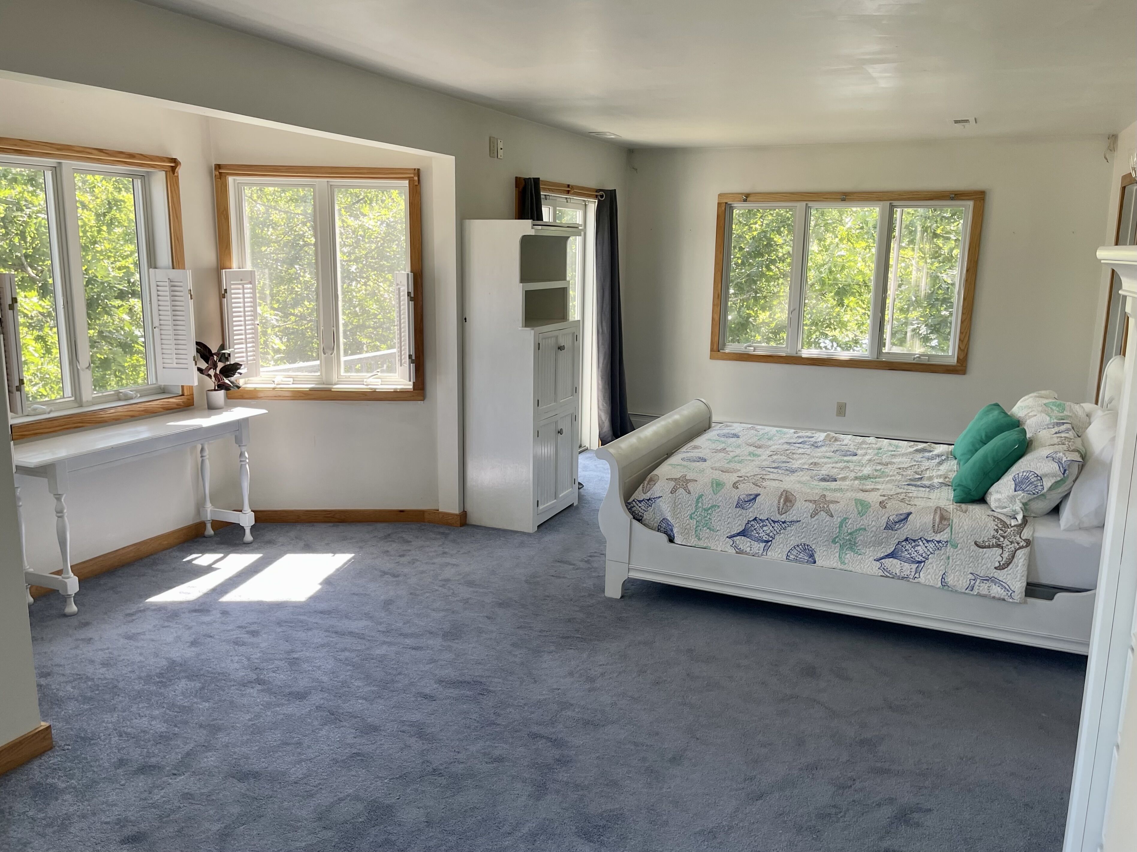 2 habitaciones, tabla de planchar con plancha, cuna de viaje y wifi 