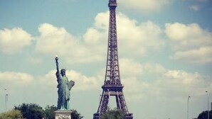 La Torre Eiffel y la Estatua de la Libertad.