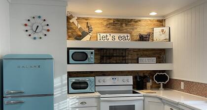 Retro Retreat at Lake of the Pines