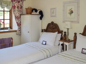 1 bedroom, free WiFi, bed sheets - 1 bedroom accommodation in Brighstone (Brighstone)