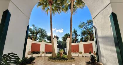 Donna Rebecca, apartment in fine building with garden