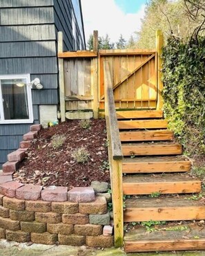 Exterior detail - Spacious, stocked 1 BR Suite with Yard in Edmonds! (Edmonds)