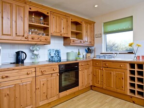 Cookware/dishes/utensils