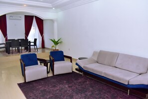 エグゼクティブ アパートメント | リビング エリア