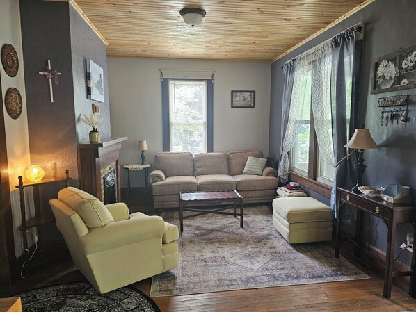 Smart TV, reproductor de DVD, libros y videoteca 