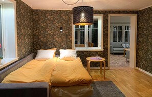 4 Schlafzimmer, Reisekinderbett, Internetzugang