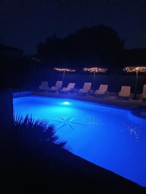 Pool - Le Gîte Asie Pour 4 Personnes à 6 Personnes (NEOULES)