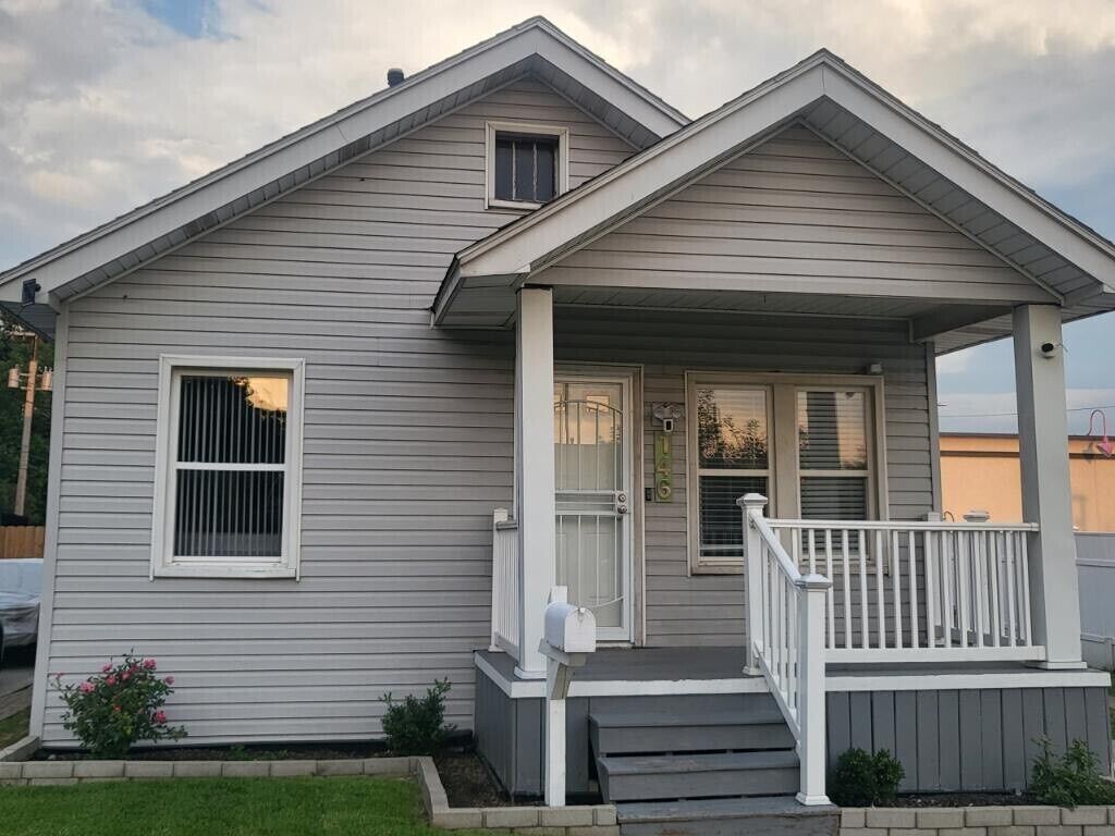 Access to surrounding Detroit areas including Royal Oak, Ferndale, & Birmingham.