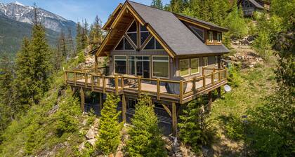 Slocan Lake Chalet!!  Fabulous views……Magical Experience!   