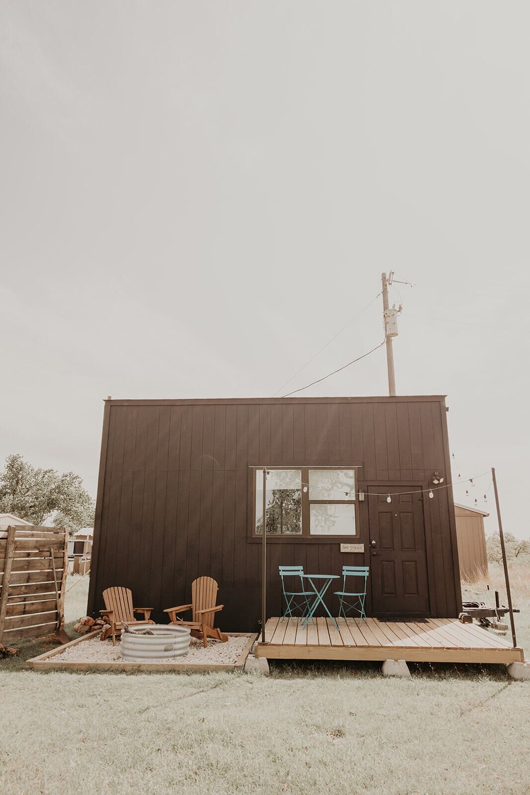 The Syrah-Country Meets Glam