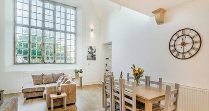 4 bedroom accommodation in Puddletown