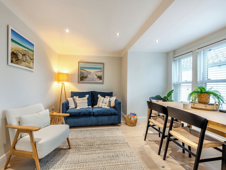2 Bedroom Accommodation In Torquay - Newton Abbot