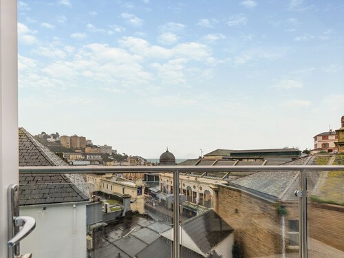 2 bedroom accommodation in Torquay