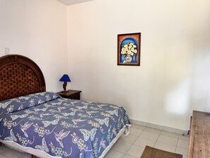 Down comforters, iron/ironing board, bed sheets - HOTEL POSADA ANDALUZ (Xochitepec)