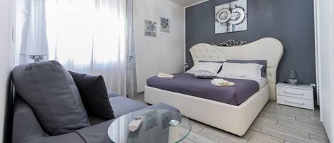 1 室のベッドルーム、アイロン / アイロン台、インターネット