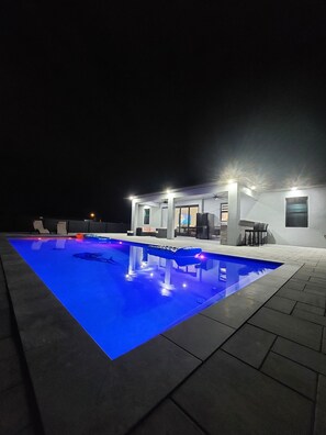 屋外プール、温水プール