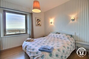 4 soverom, strykejern/-brett, reiseseng for barn og wi-fi (inkludert)