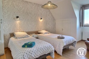 4 soverom, strykejern/-brett, reiseseng for barn og wi-fi (inkludert)