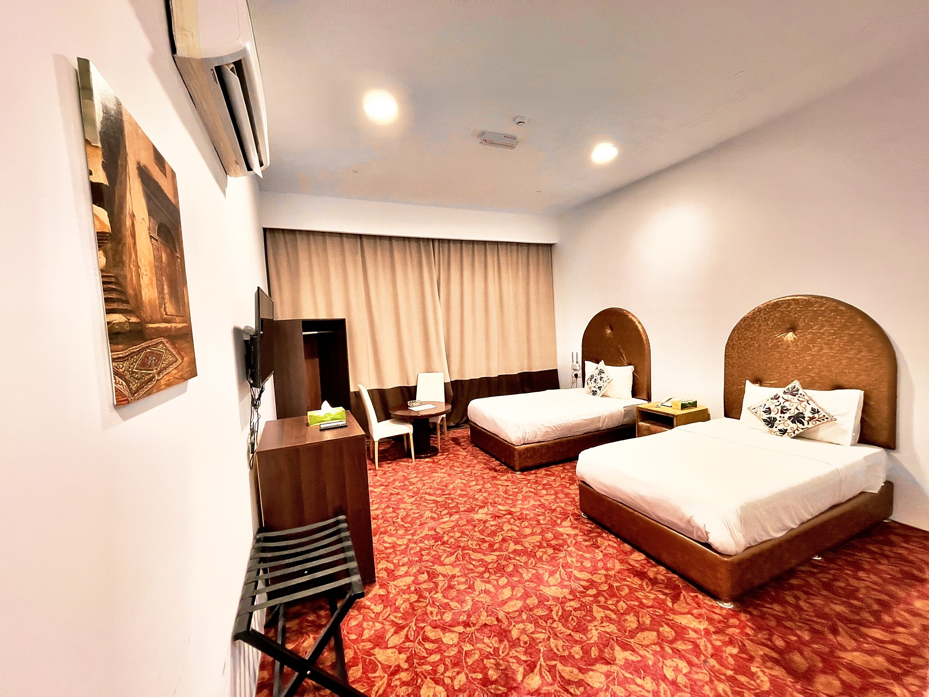 Free WiFi, bed sheets