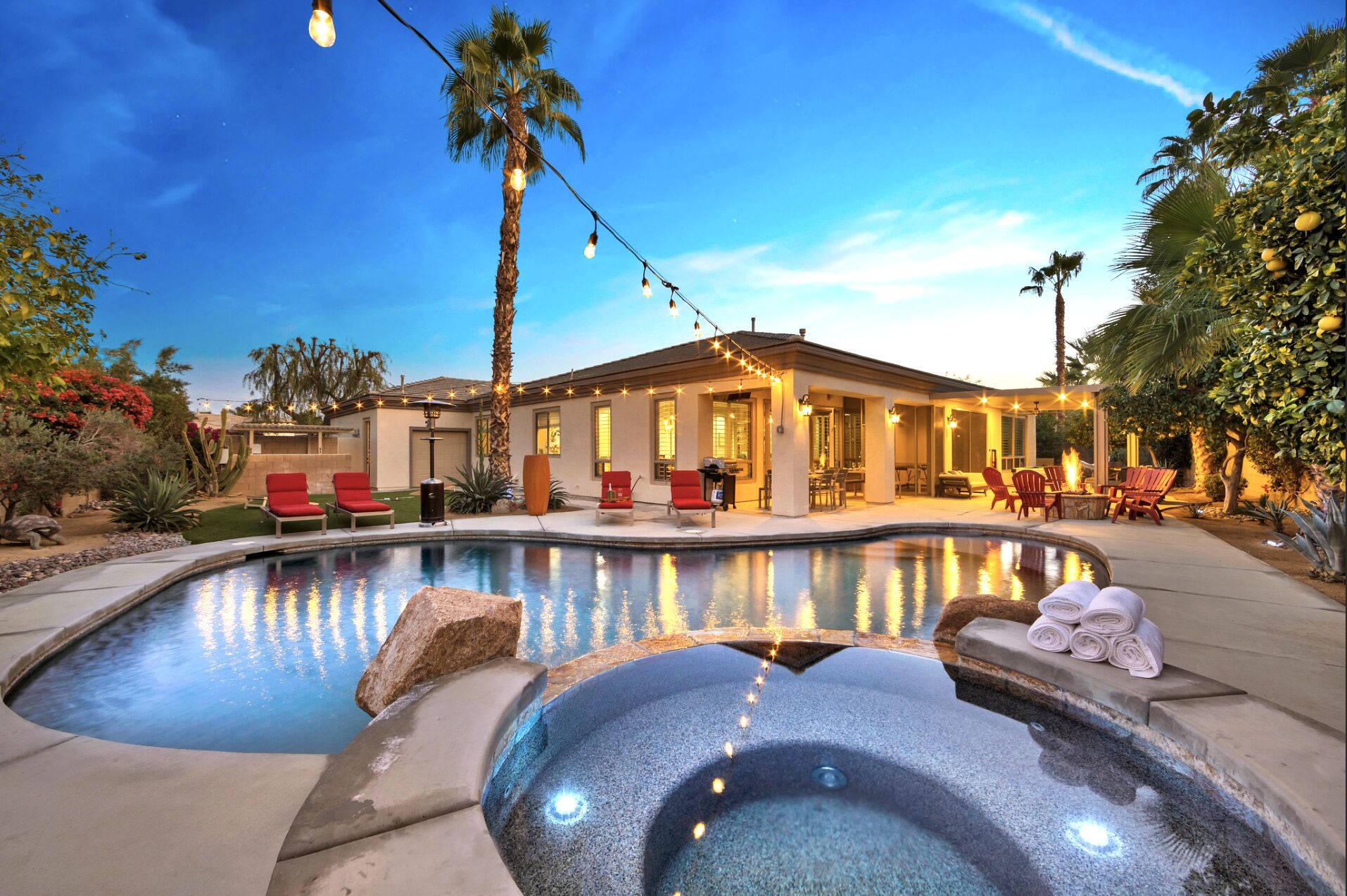 NEW! All Inclusive Villa 1/3 Acre - Walk to Festivals, Pool, Spa, Games, Golf