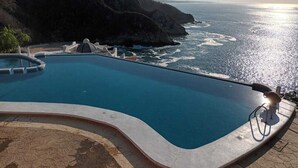 Unclassified image, 4 of 35, button - 3 Bedroom Villa with Rooftop Plunge Pool, Starlink Wi-Fi (San Pedro Pochutla)