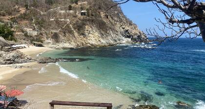 3 Bedroom Villa with Rooftop Plunge Pool, Starlink Wi-Fi