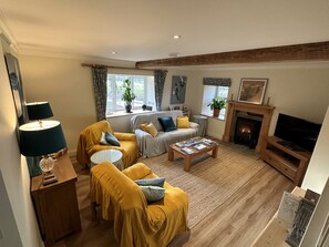 Smart-TV, peis og bøker