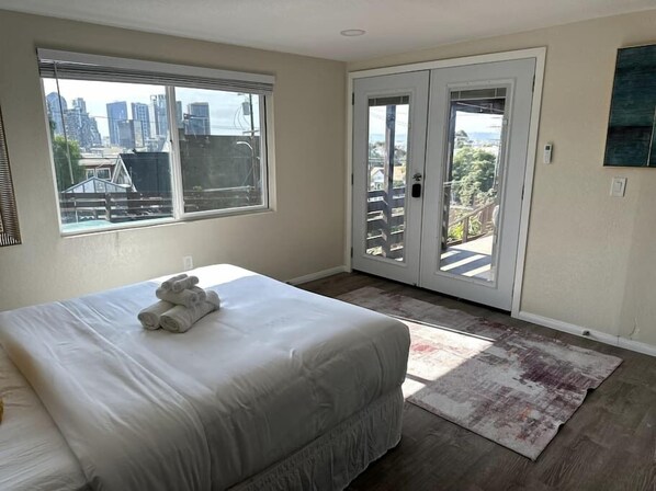 1 bedroom, iron/ironing board, WiFi, bed sheets - Charming Guest House in SD (San Diego)