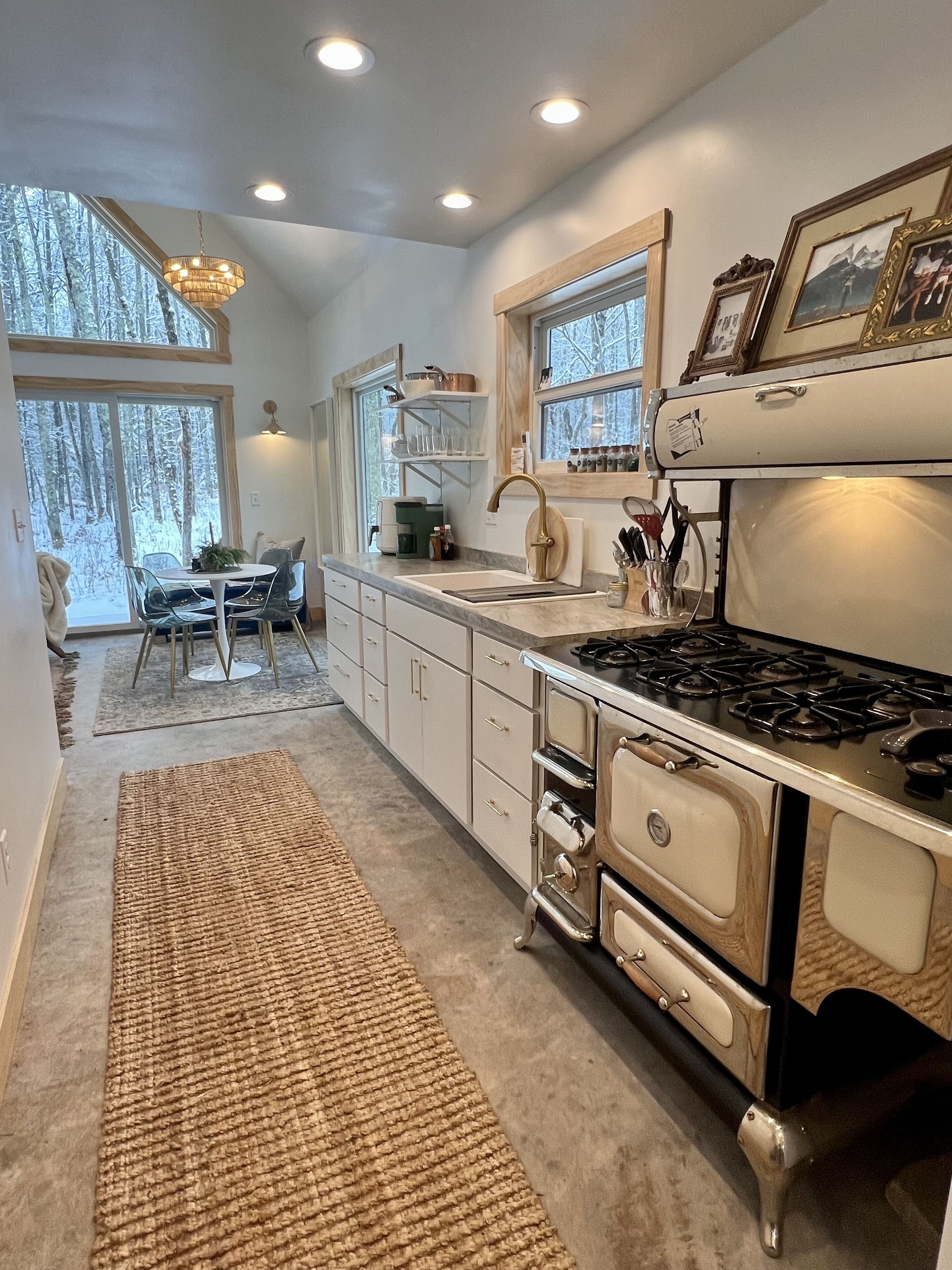 A new contemporary escape for your next snow day on Madeline!