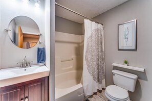 Towels, soap, shampoo, toilet paper