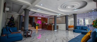 PRETTY PRIDE HOTEL