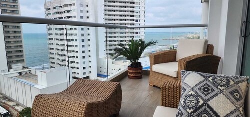 Cartagena Condo located 10 min from City Center & Airport 3 Bedroom/3.5 Bathroom