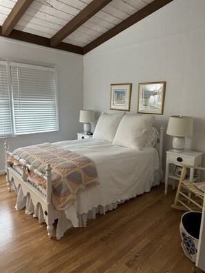 6 habitaciones, tabla de planchar con plancha, wifi y ropa de cama