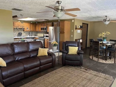 Peaceful getaway  centrally located just min. from Madison and Belterra casino.