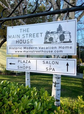 Exterior detail - Historical Cozy Home Walking Distance to Downtown! (Cloverdale)