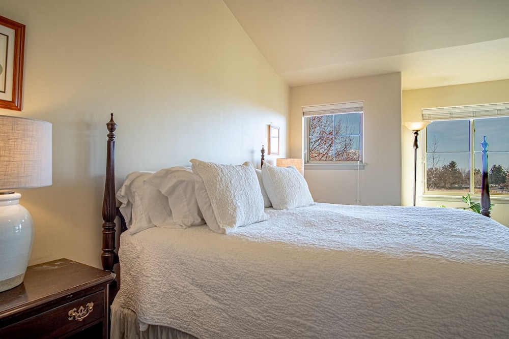 2BD Sweetwater Condo Pool, Hot Tub, Gym, Theatre Hailey Vrbo