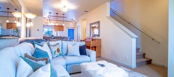 2BD Sweetwater Condo - Community Park, Pool + Hot Tub