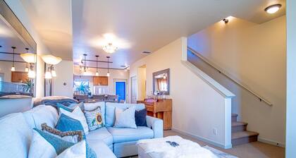 2BD Sweetwater Condo - Community Park, Pool + Hot Tub