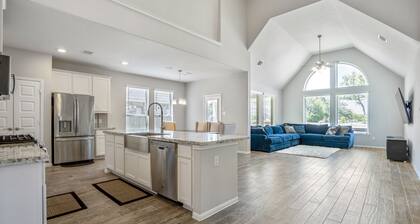 Spacious Home with Private Theater, Pool Table, Office & Home Gym!