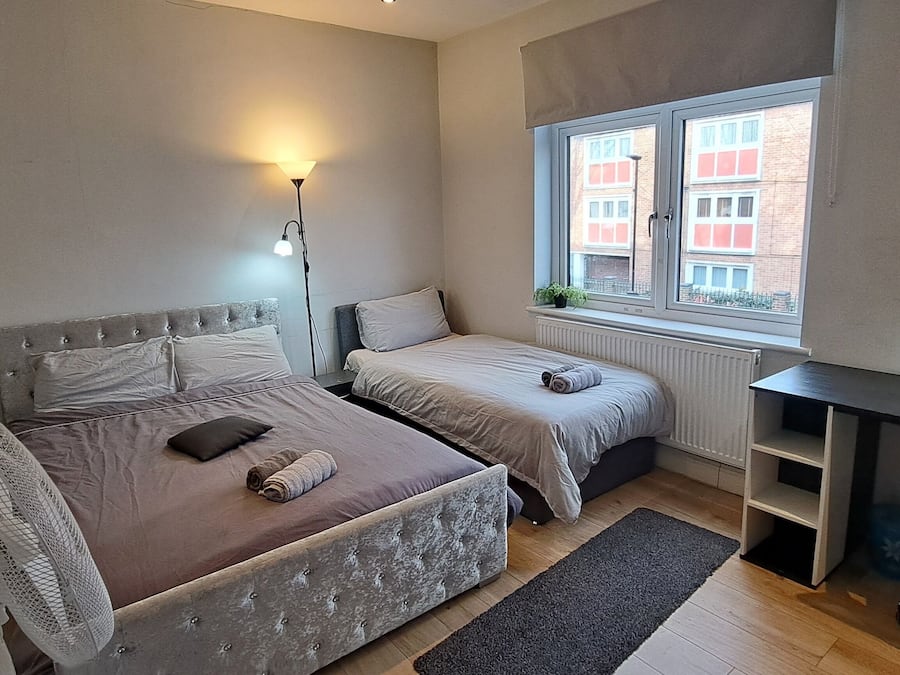 Grand Triple Room | Desk, laptop workspace, free WiFi, bed sheets