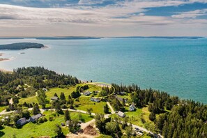 Unclassified image, 5 of 33, button