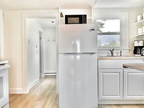 Unclassified image, 5 of 32, button