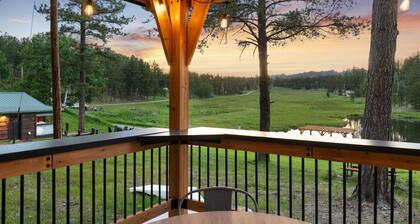 Pondside Lodge: Hottub + Sauna + Firepit + Game Room