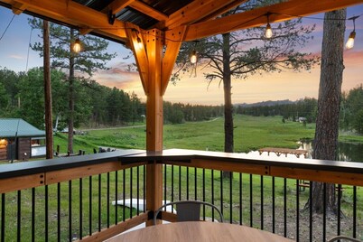 Pondside Lodge: Hottub + Sauna + Firepit + Game Room
